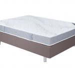 Un matelas avec 100% mousse polyuréthane Evoluflex Soja avec un sommier en cuir marron.